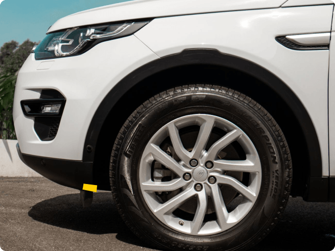 Range Rover Discovery Front Lower View
