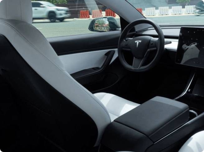 Tesla Y Stearing